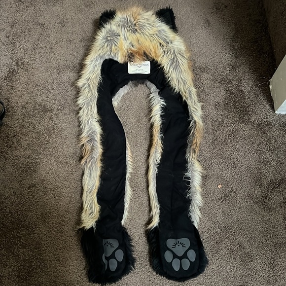 Spirit Hood Fox - Picture 2 of 4